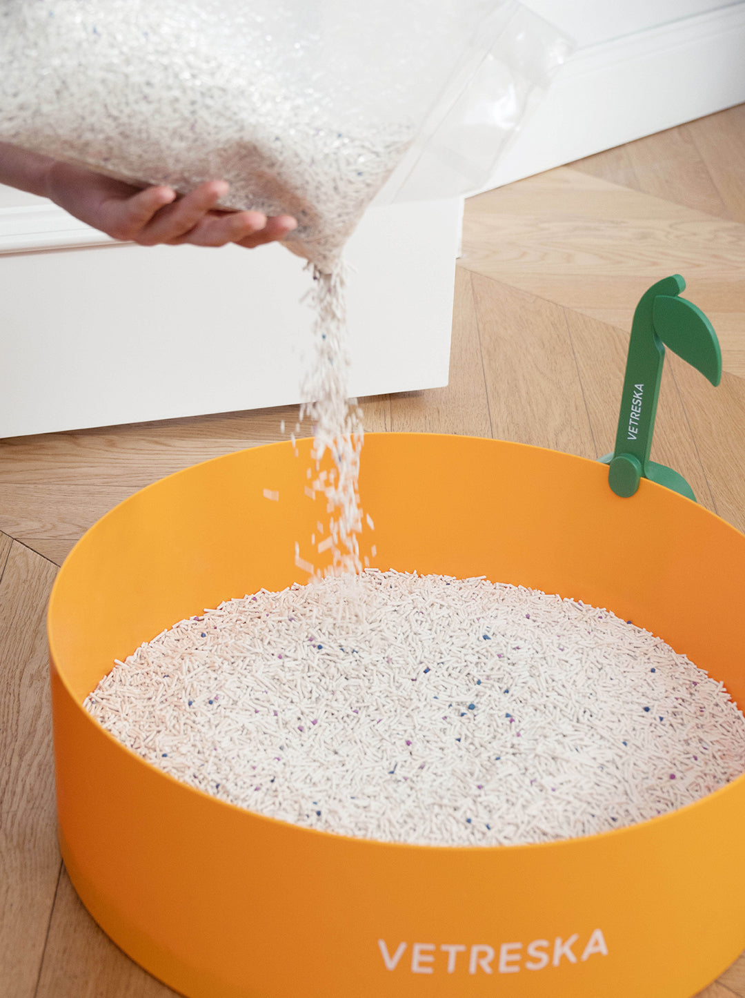 VETRESKA Tangerine Cat Litter Box