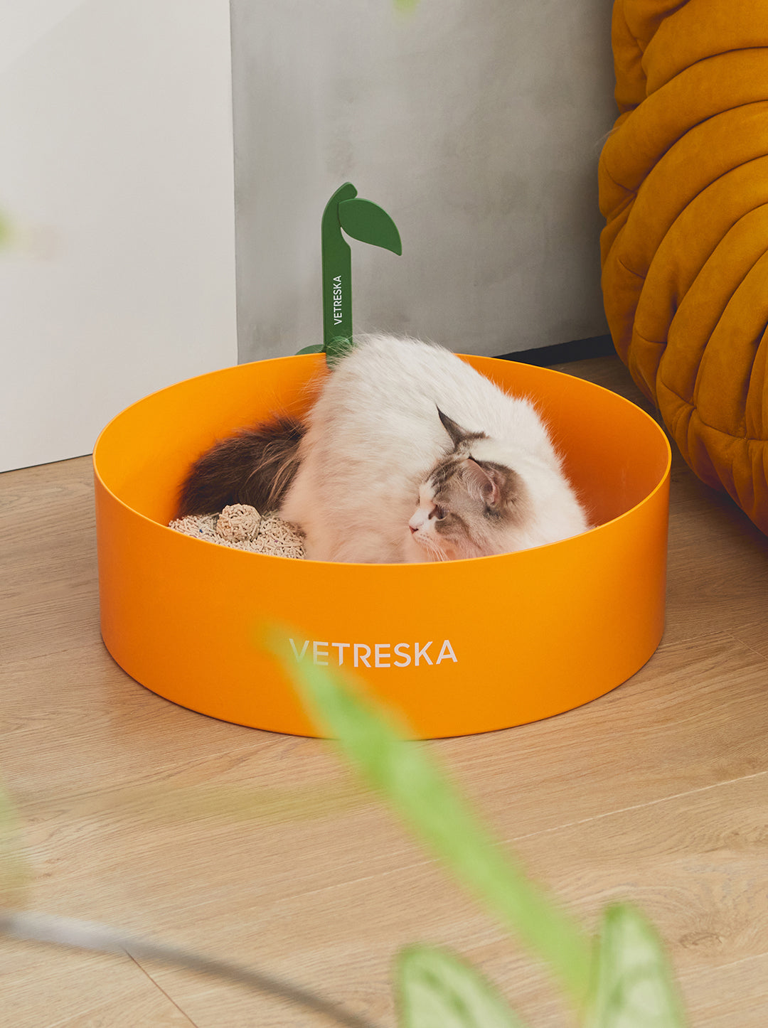 VETRESKA Tangerine Cat Litter Box