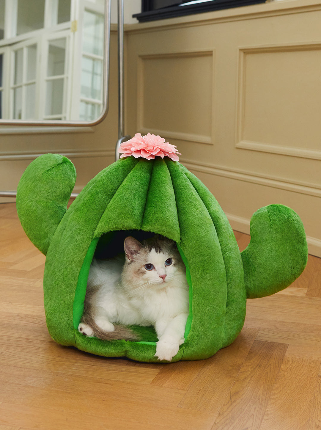 Oasis Cactus Pet Bed