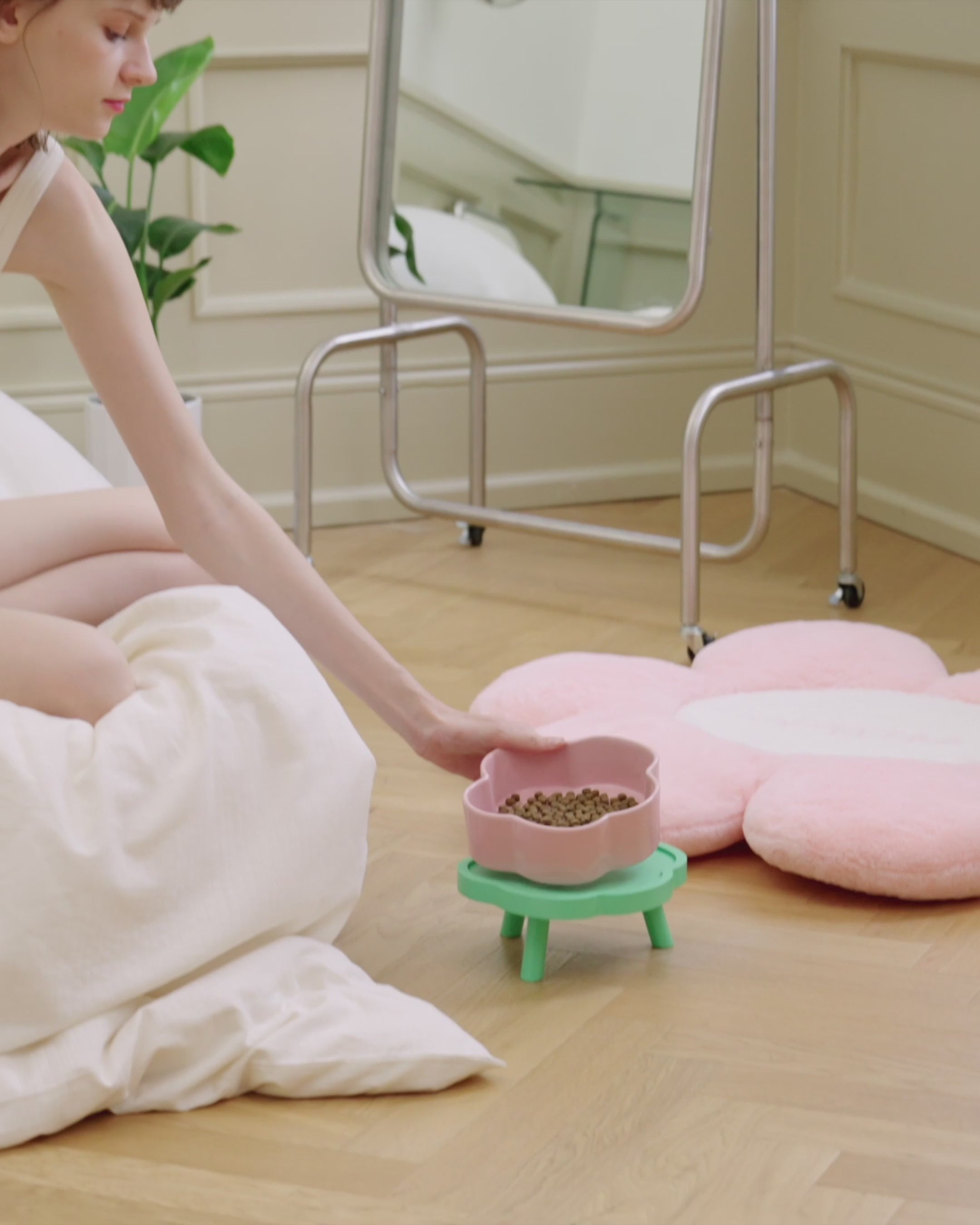 Shop VETRESKA | Flora Ceramic Pet Bowl